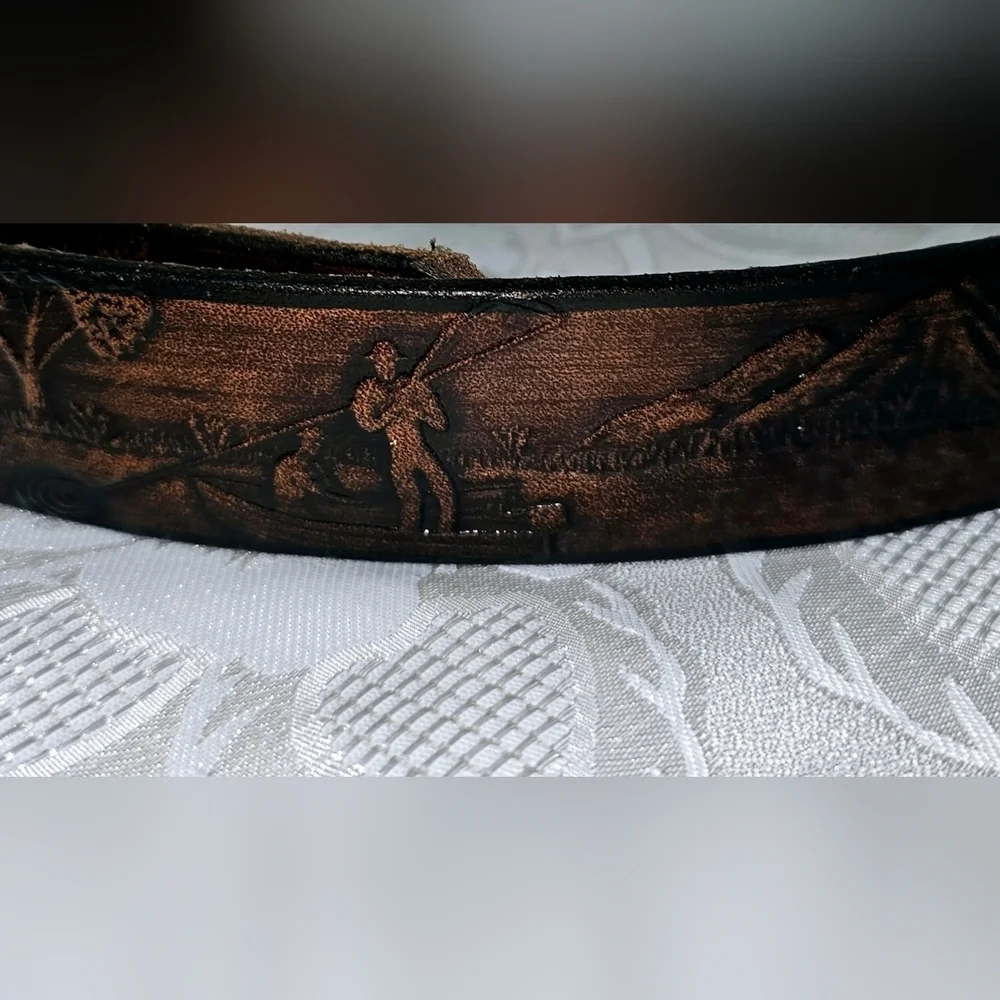 Vintage Handmade Leather with embossed Wildlife Scene Design Western Style Sz 32